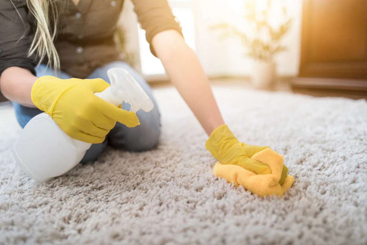 Stopp! Skrubba inte där: 4 rengöringsfel som kan förstöra dina mattor